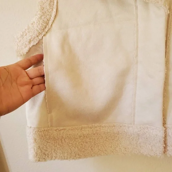 Quebec Sherpa Vest - Picture 15 of 16